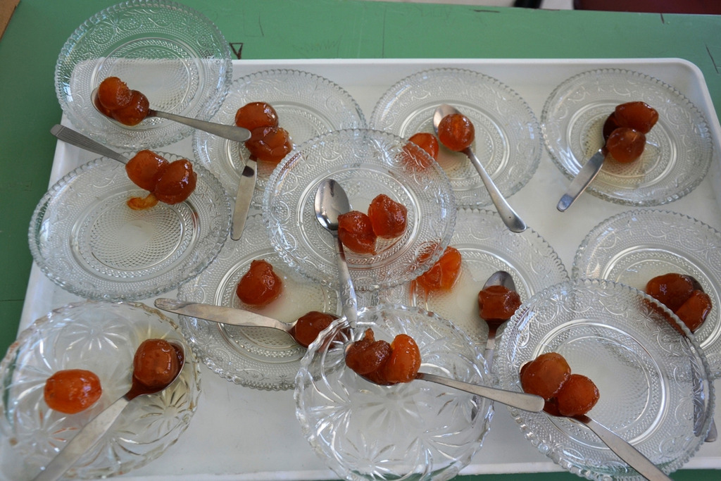 Γλυκό του κουταλιού ή μαρμελάδα πραούστι