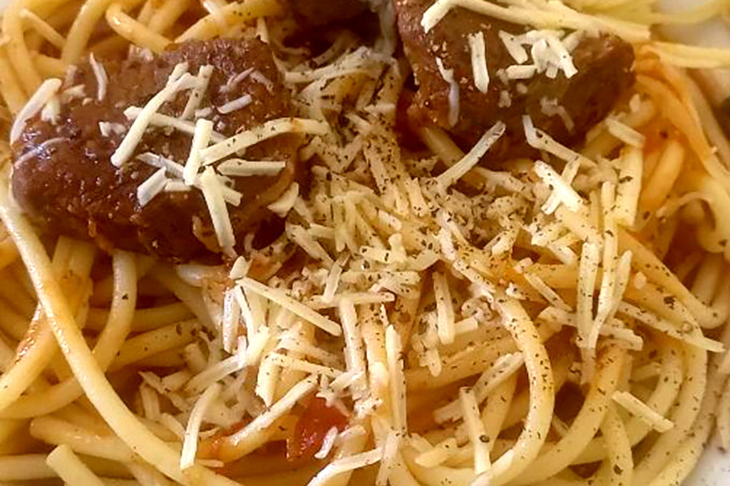 Μοσχάρι Βέροιας με χοντρά μακαρόνια