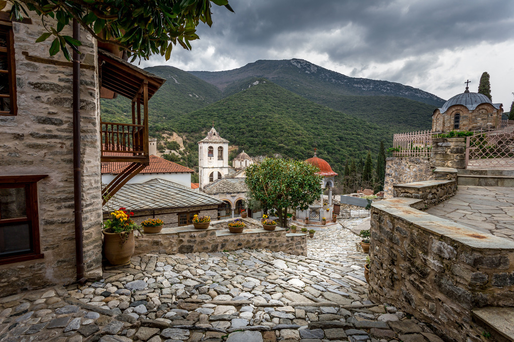 Λεόντια διαδρομή