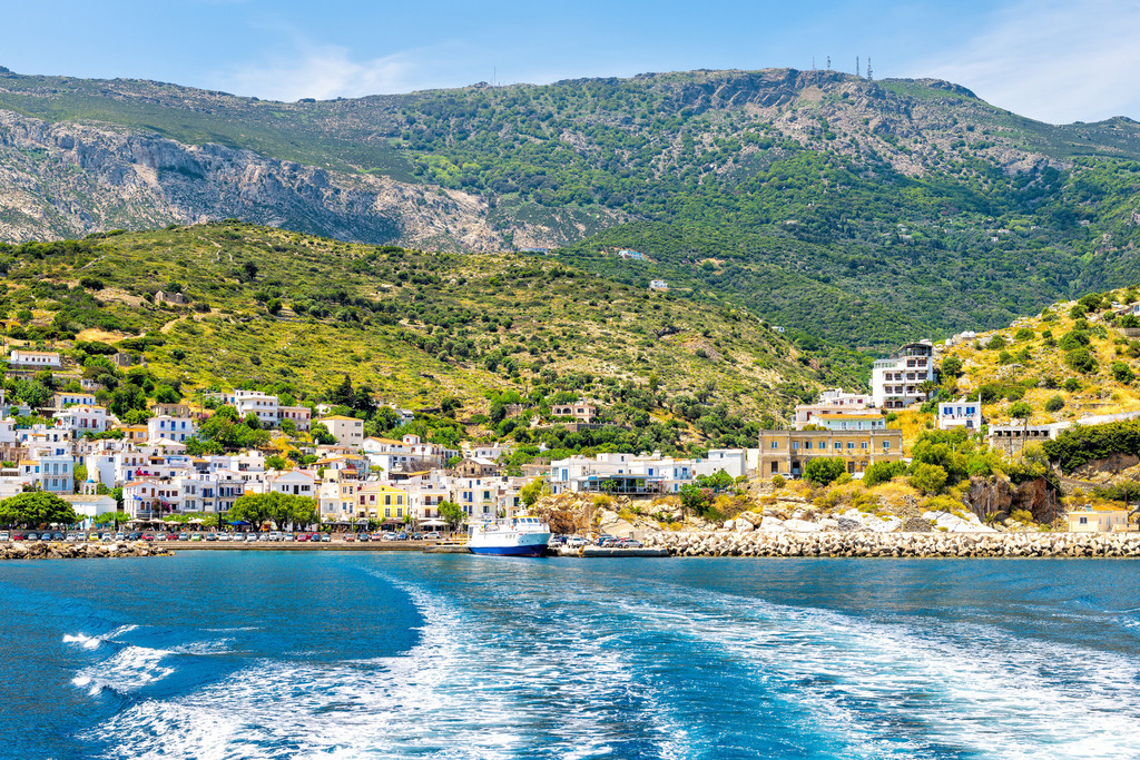 Μεσοπέλαγα αρμενίζω